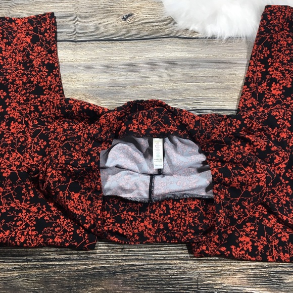 LuLaRoe Red Floral Print TC - Picture 3 of 4